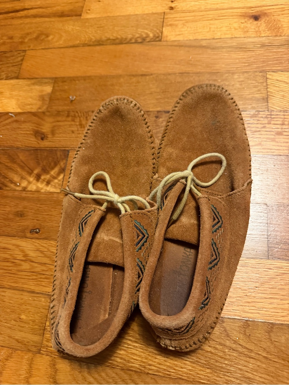 Minnetonka Women's Suede Moccasins in Chestnut Brown